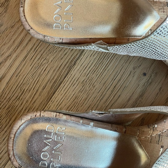 New Donald J. Pliner gold Gyer Wedge Sandals - Picture 8 of 9